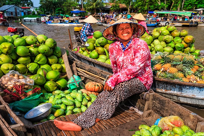 Floating market – Fly to Phu Quoc