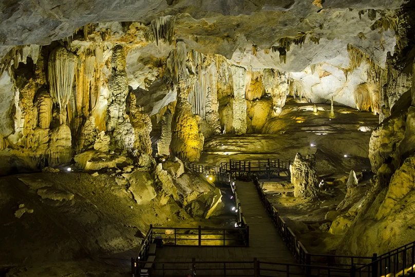 Dong Hoi – Phong Nha – Paradise Caves – Dong Hoi