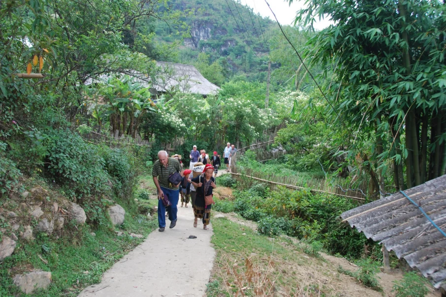 Trekking In Sa Seng