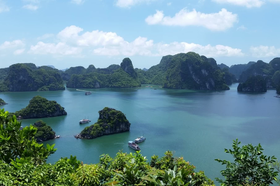 Halong Bay is one of the world heritages recognized by UNESCO