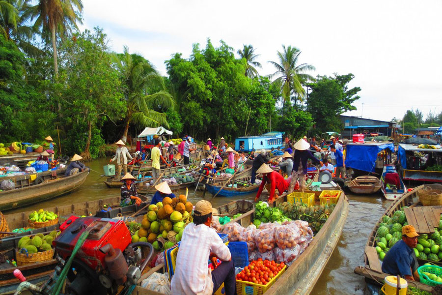 chau-doc-floating-market