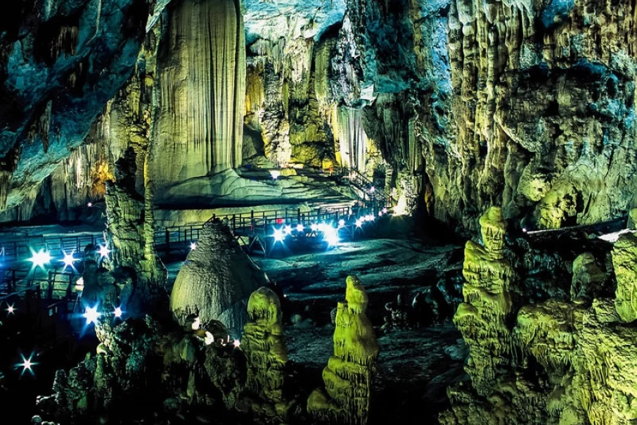 8-most-attractive-caves-visitors-can-explore-in-Quang-Binh1