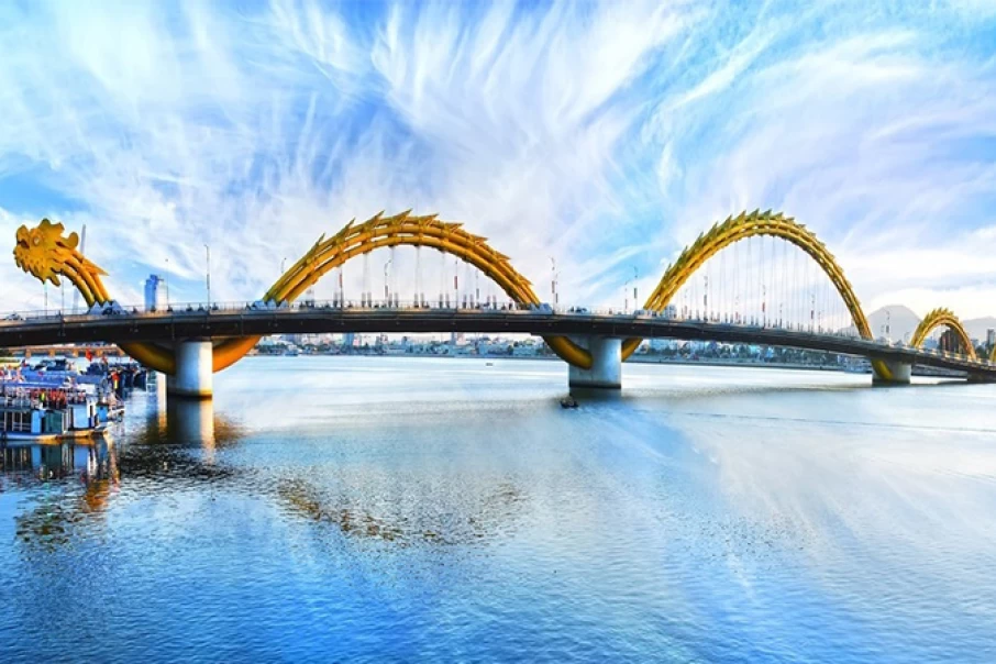 Dragon-Bridge-a-beautiful-fire-bridge-Danang