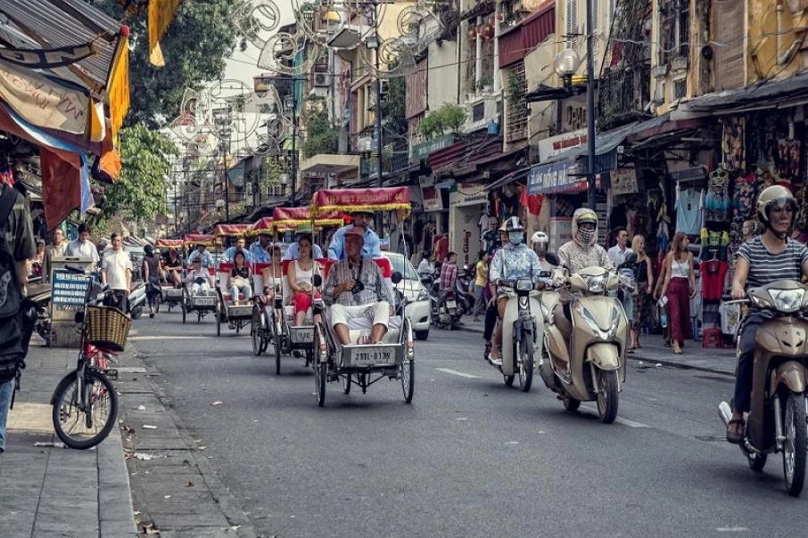 Fantastic-journey-around-Hanoi-by-cyclo1