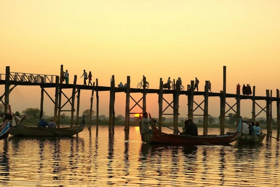 Myanmar-Tour-U-Bein-Bridge-an-unmissable-destination-3