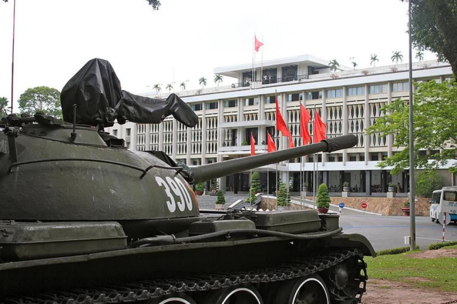 Tank-outside-of-Reunification-Palace