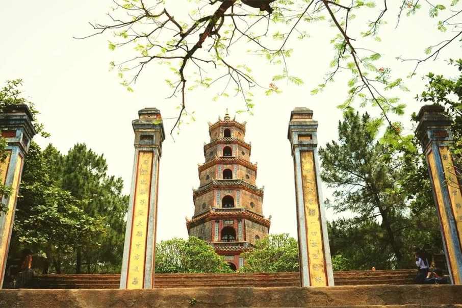 Thien-Mu-Pagoda-is-considered-the-most-beautiful-ancient-temple-in-Hue