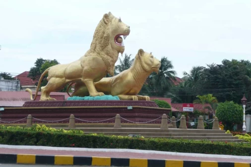 Golden Lions Roundabout