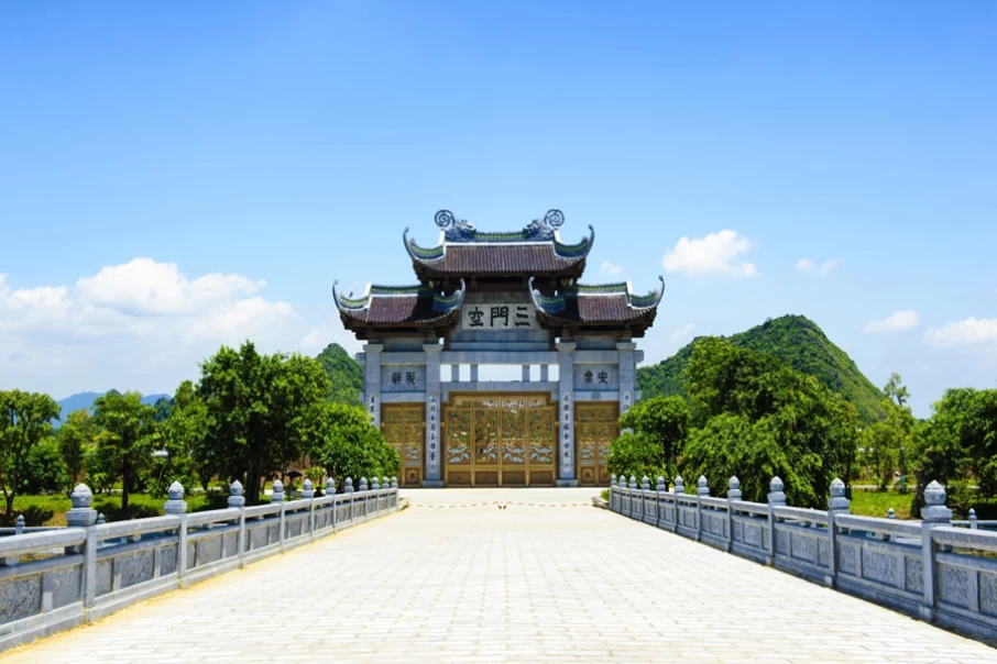 bai-dinh-pagoda1