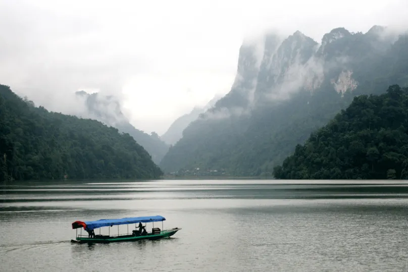 Khuoi Khon Village - Ba Be lake (~160 km/ ~5 hrs by car/van)