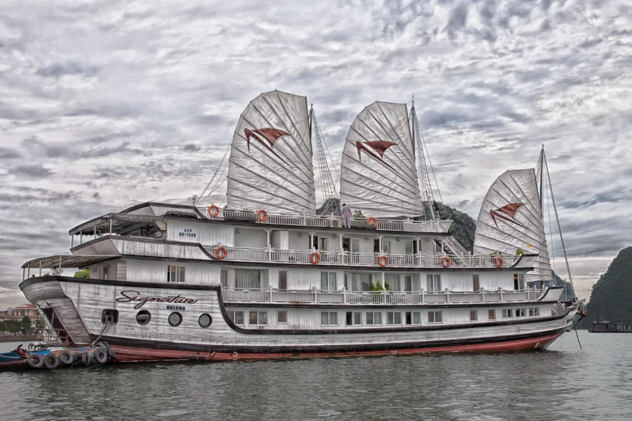 Best Luxury Cruises Halong Bay Ranking Standards