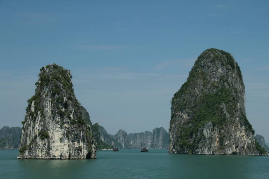 Experience Emperor Cruise Halong Bay With Asia Tour Advisor! 
