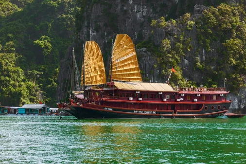 Halong Bay Overnight Cruises: Top 10 Picks & Expert Guides