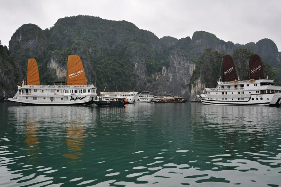 Choose Asia Tour Advisor's Best Halong Bay Cruise 2 Nights