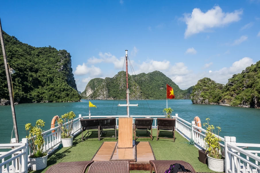 Experience In Choosing The Best 2-Night Halong Bay Cruise