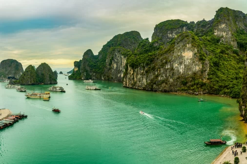 Best Halong Bay Tour From Hanoi: Expert’s Reviews & Guides