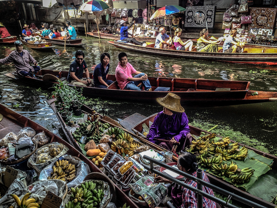 Damnoen-Saduak-Floating-Market-1