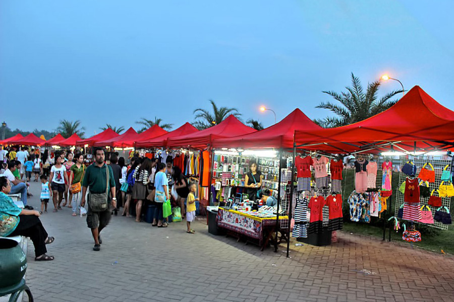 vientiane-night-market