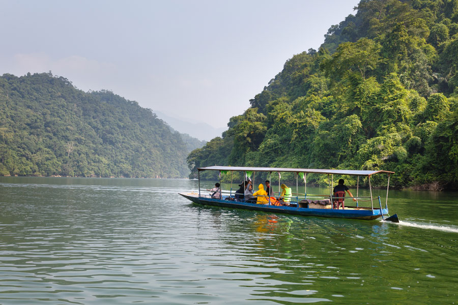 boat-trip-on-ba-be-lake