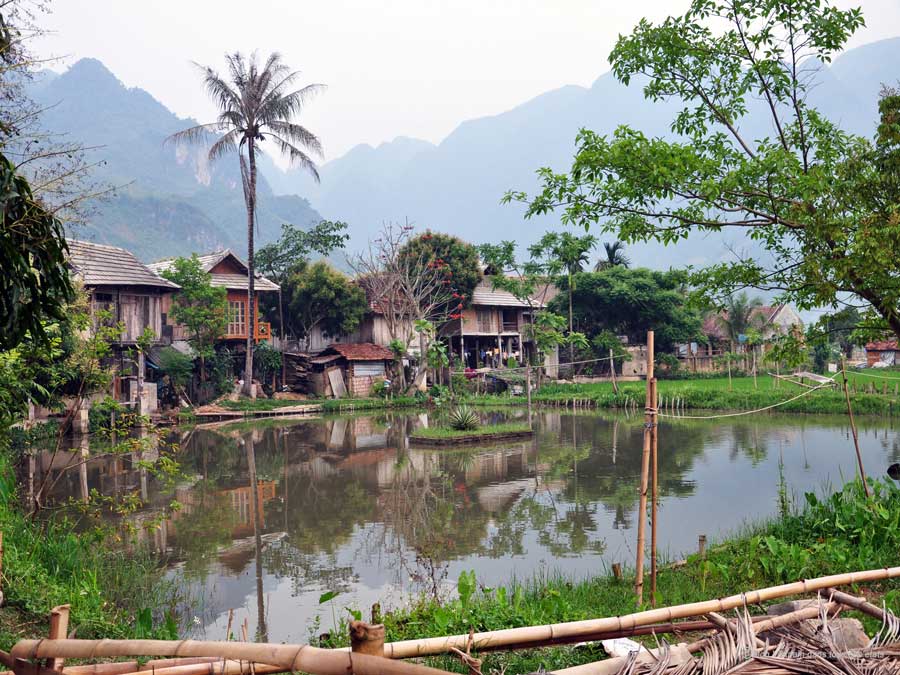 pom-coong-village