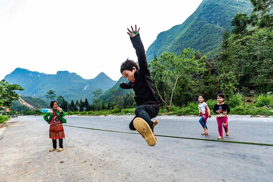 Hanoi – Ha Giang City (~300 km/ ~6hrs by car/van)